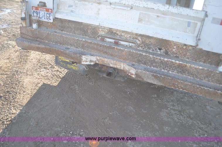 image for item G7195 2001 Dodge Ram 3500 utility truck