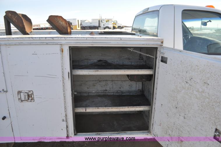 image for item G7195 2001 Dodge Ram 3500 utility truck