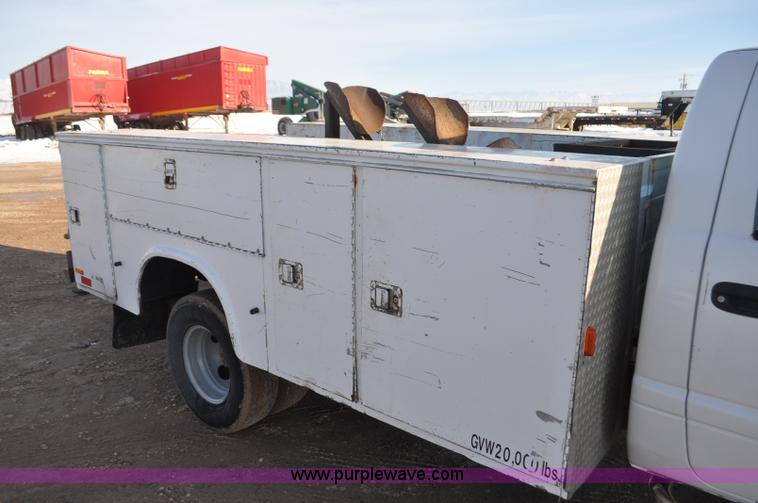 image for item G7195 2001 Dodge Ram 3500 utility truck