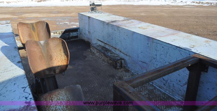 image for item G7195 2001 Dodge Ram 3500 utility truck