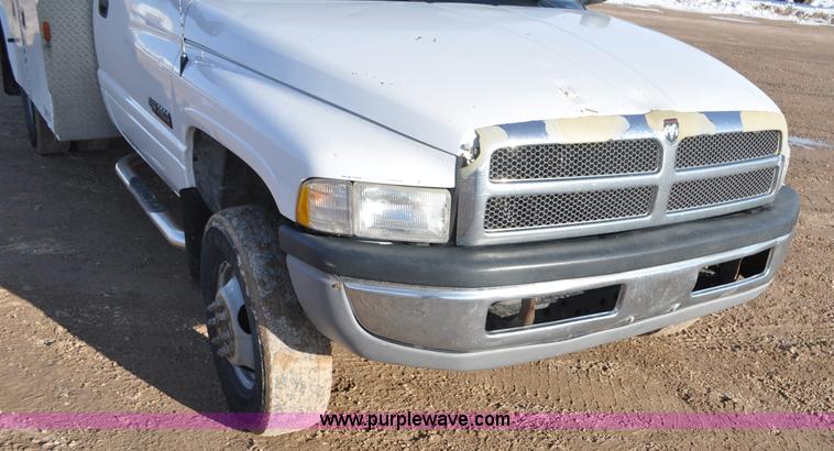 image for item G7195 2001 Dodge Ram 3500 utility truck