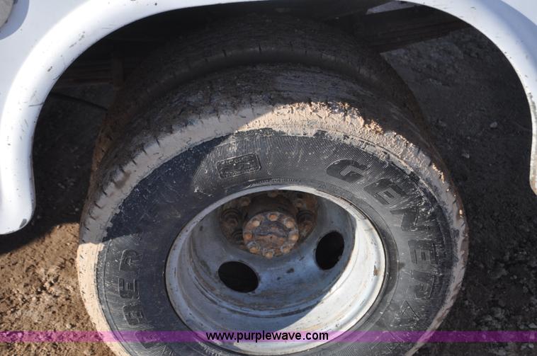 image for item G7195 2001 Dodge Ram 3500 utility truck