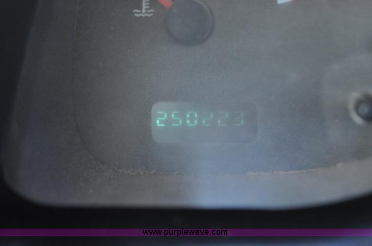 image for item G7195 2001 Dodge Ram 3500 utility truck