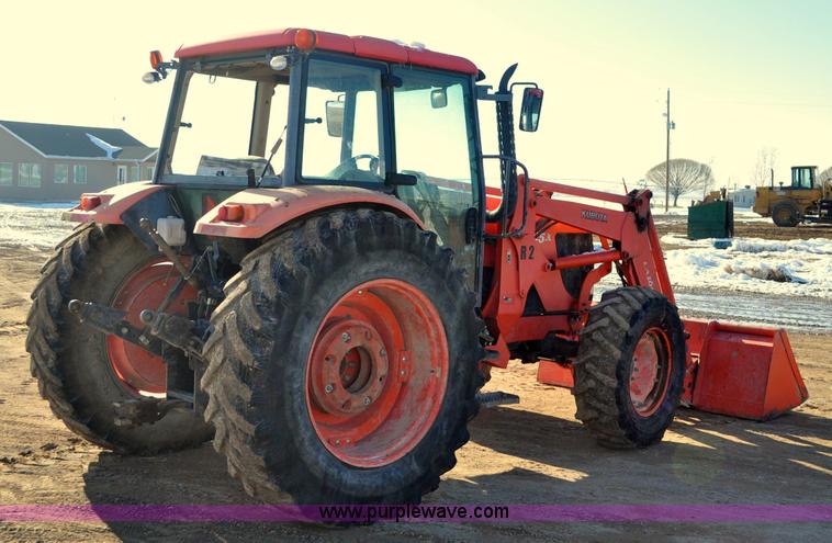 image for item G7213 2007 Kubota M125X MFWD tractor