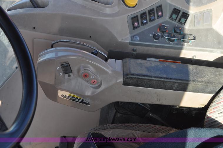 image for item G7213 2007 Kubota M125X MFWD tractor