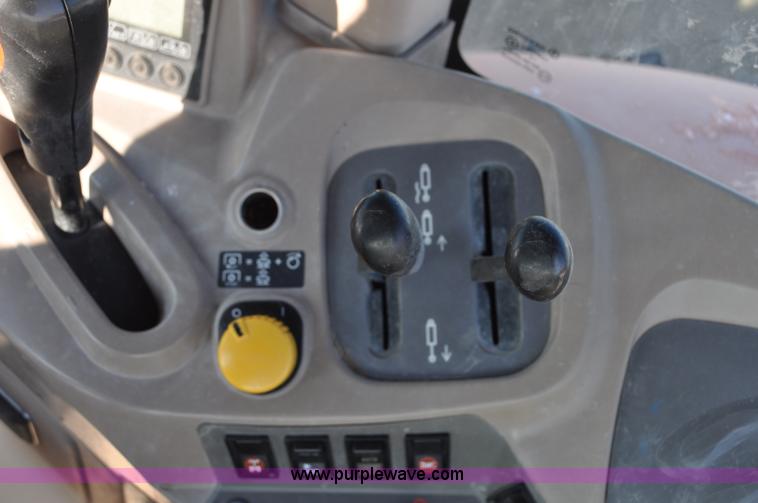 image for item G7213 2007 Kubota M125X MFWD tractor