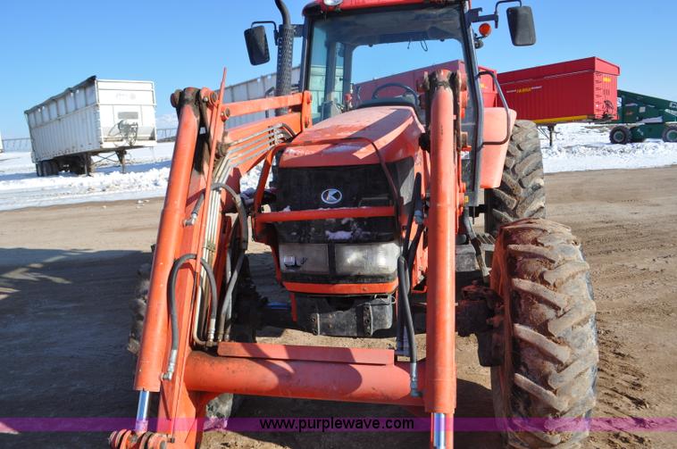 image for item G7213 2007 Kubota M125X MFWD tractor