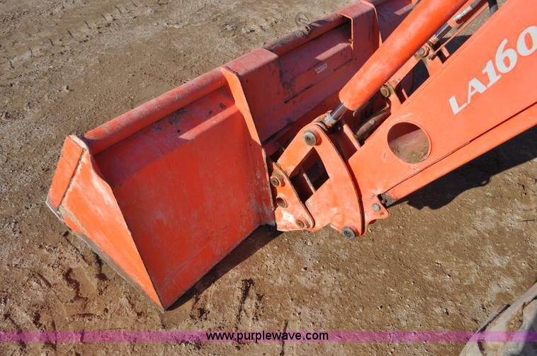 image for item G7213 2007 Kubota M125X MFWD tractor
