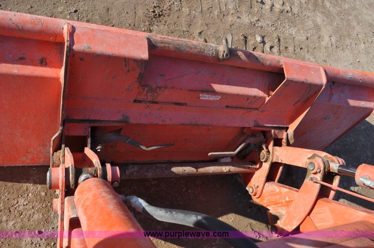 image for item G7213 2007 Kubota M125X MFWD tractor