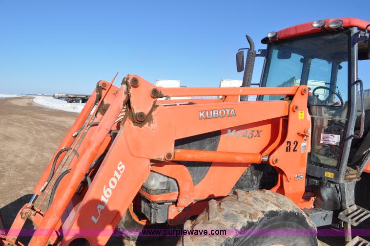 image for item G7213 2007 Kubota M125X MFWD tractor