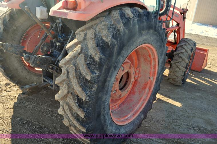 image for item G7213 2007 Kubota M125X MFWD tractor