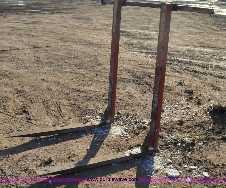 image for item G7221 CTI bucket forks