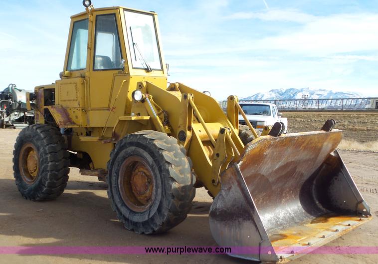 image for item J8304 1976 Caterpillar 930 wheel loader