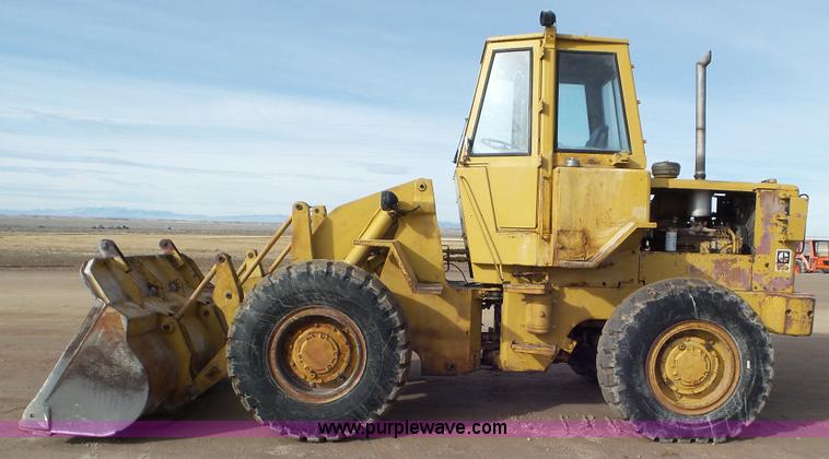 image for item J8304 1976 Caterpillar 930 wheel loader