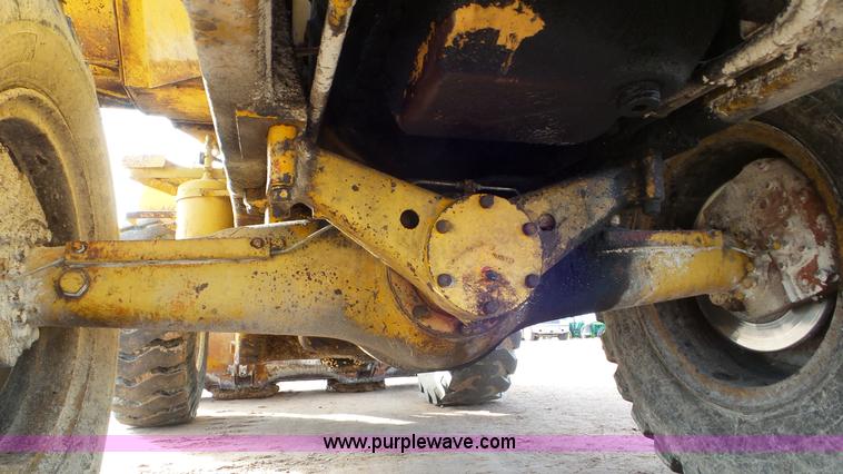 image for item J8304 1976 Caterpillar 930 wheel loader