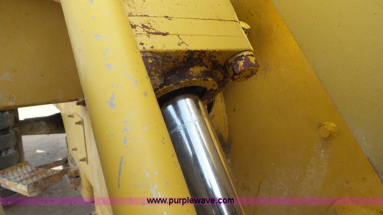 image for item J8304 1976 Caterpillar 930 wheel loader