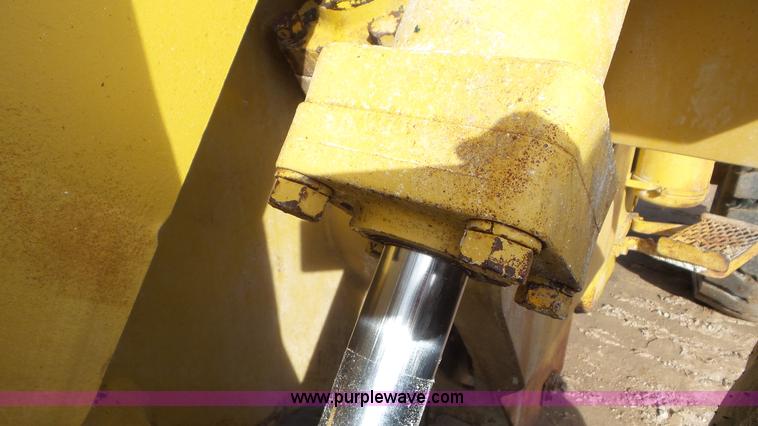 image for item J8304 1976 Caterpillar 930 wheel loader