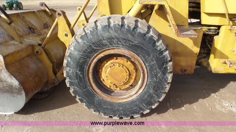 image for item J8304 1976 Caterpillar 930 wheel loader