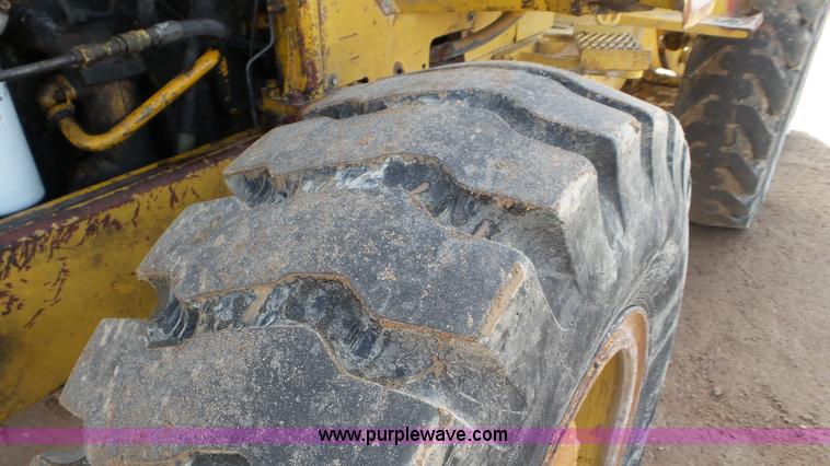 image for item J8304 1976 Caterpillar 930 wheel loader