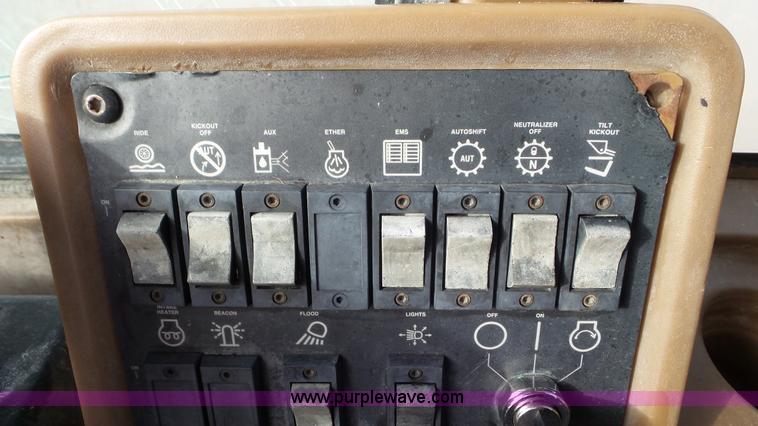 image for item J8305 1996 Caterpillar IT28F wheel loader