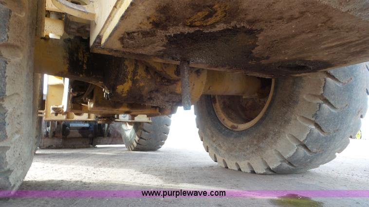 image for item J8305 1996 Caterpillar IT28F wheel loader