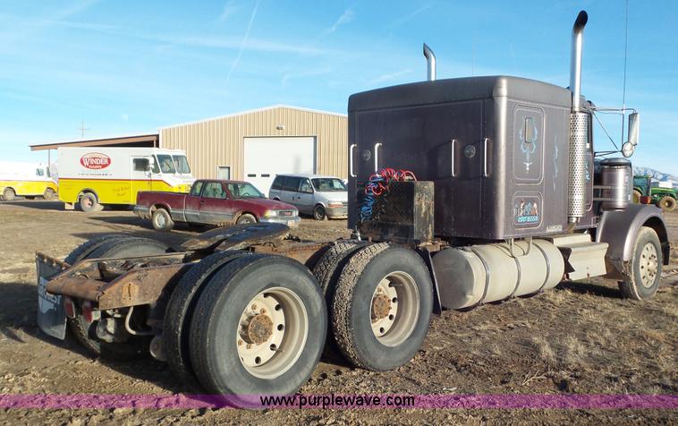 image for item J8320 1988 Kenworth W900 semi truck