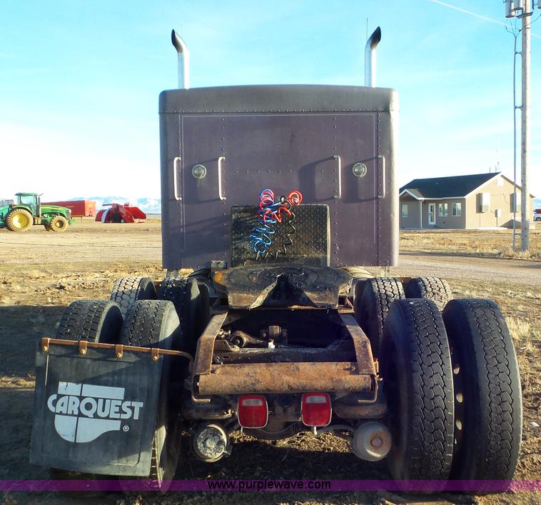 image for item J8320 1988 Kenworth W900 semi truck