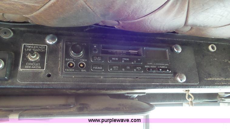 image for item J8320 1988 Kenworth W900 semi truck