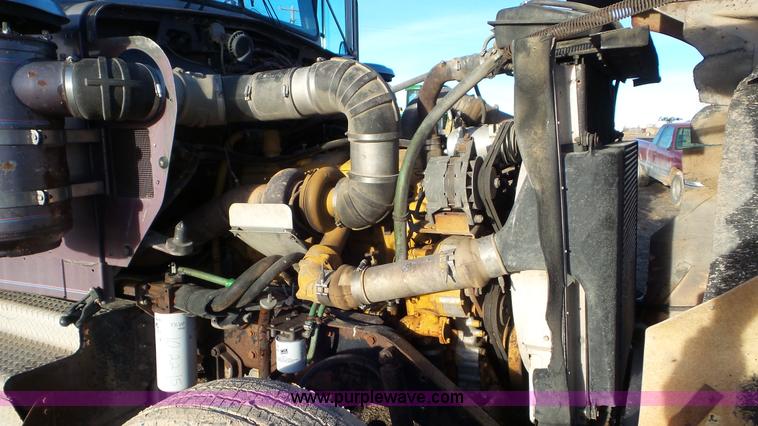 image for item J8320 1988 Kenworth W900 semi truck