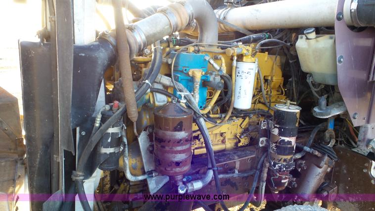 image for item J8320 1988 Kenworth W900 semi truck