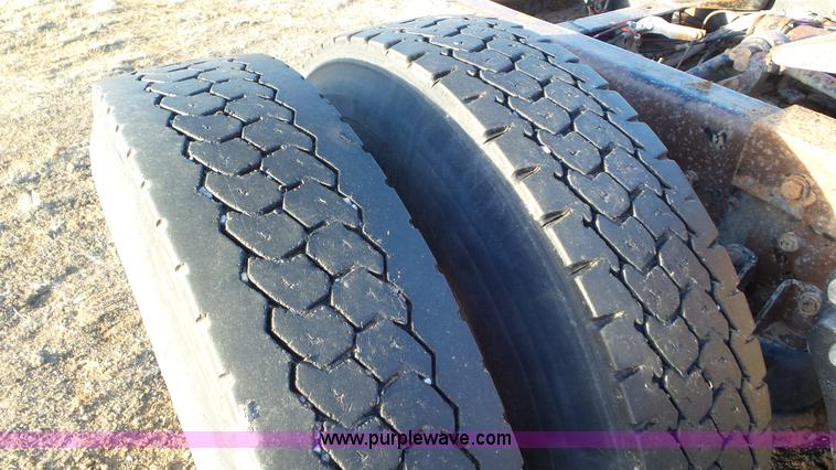 image for item J8320 1988 Kenworth W900 semi truck