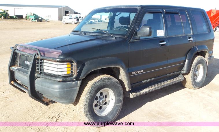 image for item J8323 1994 Isuzu Trooper SUV