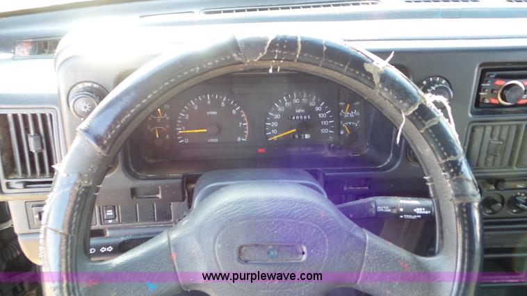 image for item J8323 1994 Isuzu Trooper SUV