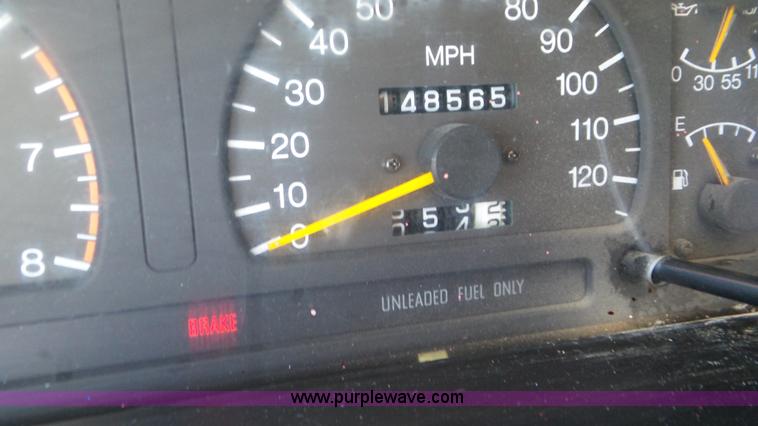 image for item J8323 1994 Isuzu Trooper SUV