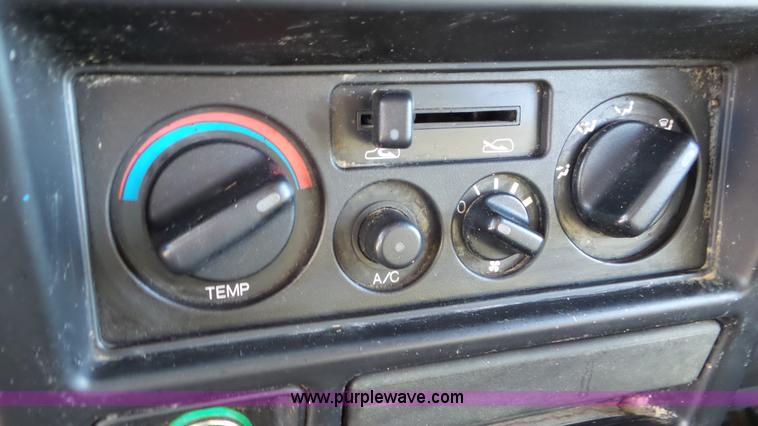 image for item J8323 1994 Isuzu Trooper SUV