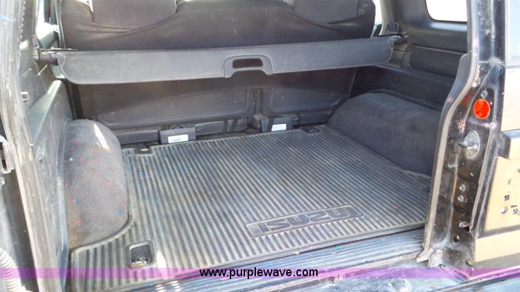 image for item J8323 1994 Isuzu Trooper SUV