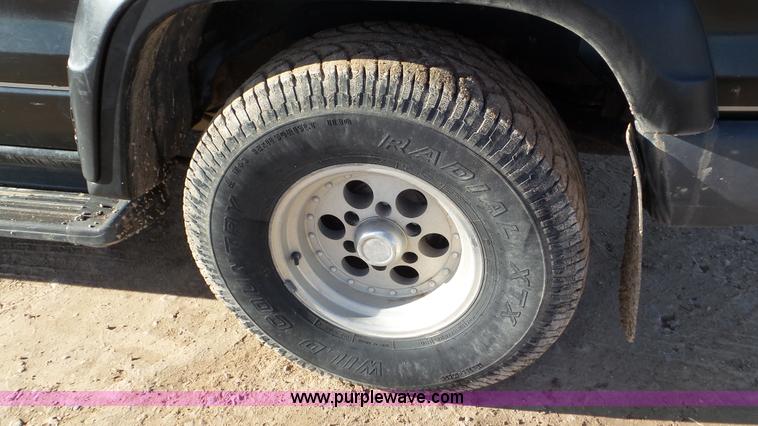 image for item J8323 1994 Isuzu Trooper SUV