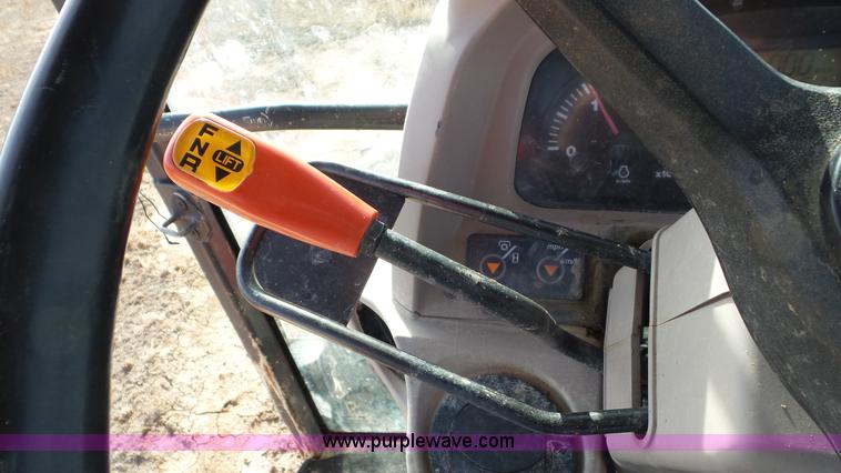 image for item J8324 2007 Kubota M6040 MFWD tractor