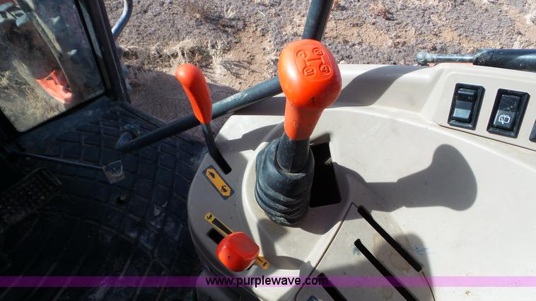 image for item J8324 2007 Kubota M6040 MFWD tractor