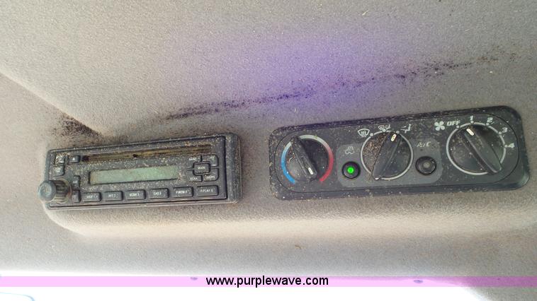 image for item J8324 2007 Kubota M6040 MFWD tractor