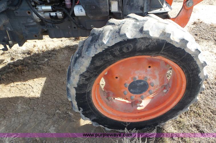 image for item J8324 2007 Kubota M6040 MFWD tractor