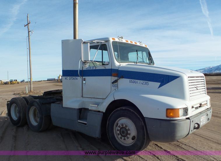 image for item J8328 1990 International 8300 semi truck