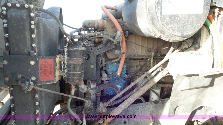 image for item J8328 1990 International 8300 semi truck