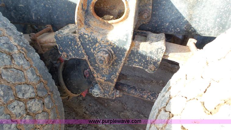 image for item J8328 1990 International 8300 semi truck