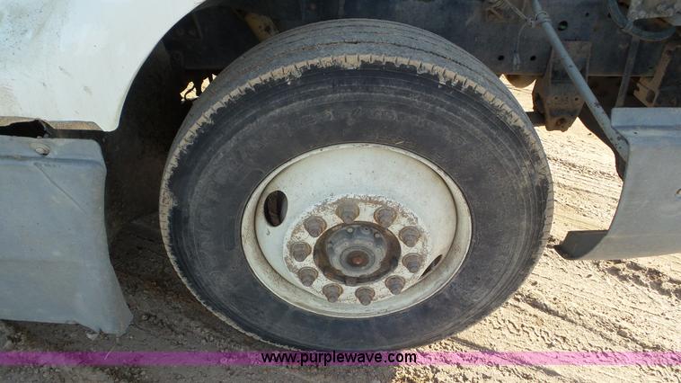 image for item J8328 1990 International 8300 semi truck