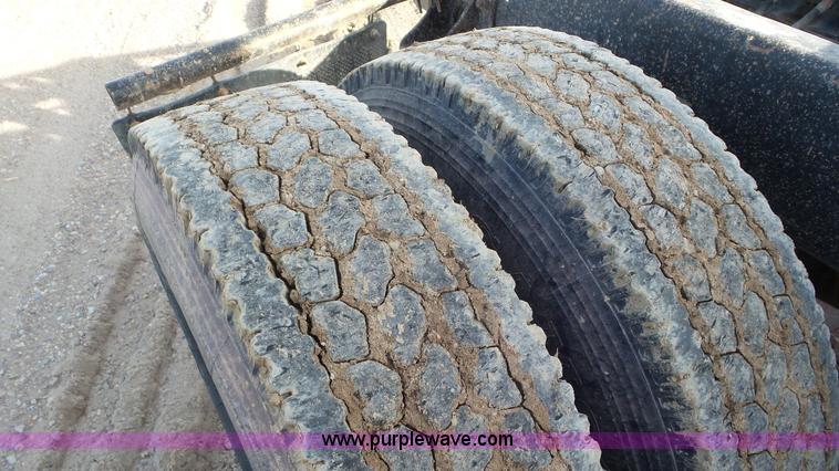 image for item J8328 1990 International 8300 semi truck