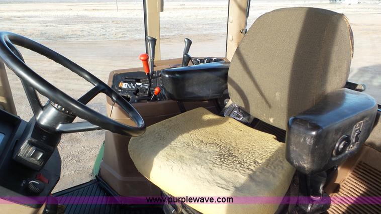 image for item J8329 1996 John Deere 7800 MFWD tractor