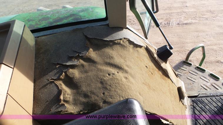 image for item J8329 1996 John Deere 7800 MFWD tractor