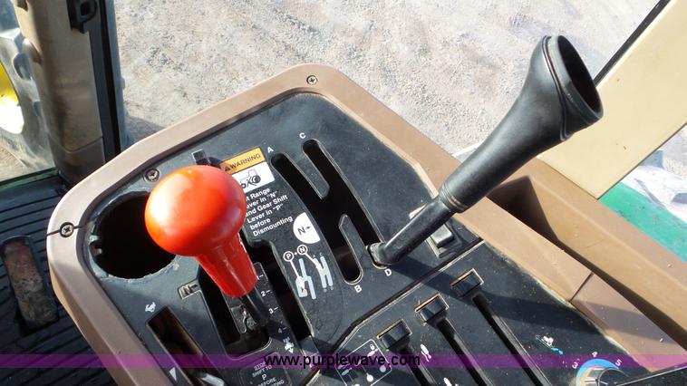 image for item J8329 1996 John Deere 7800 MFWD tractor