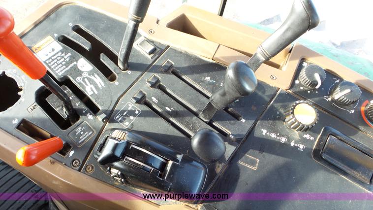 image for item J8329 1996 John Deere 7800 MFWD tractor